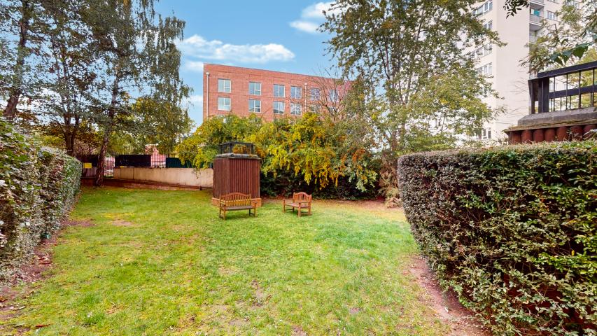 Modern Large Two bedroom Apartment Exeter Road , Kilburn